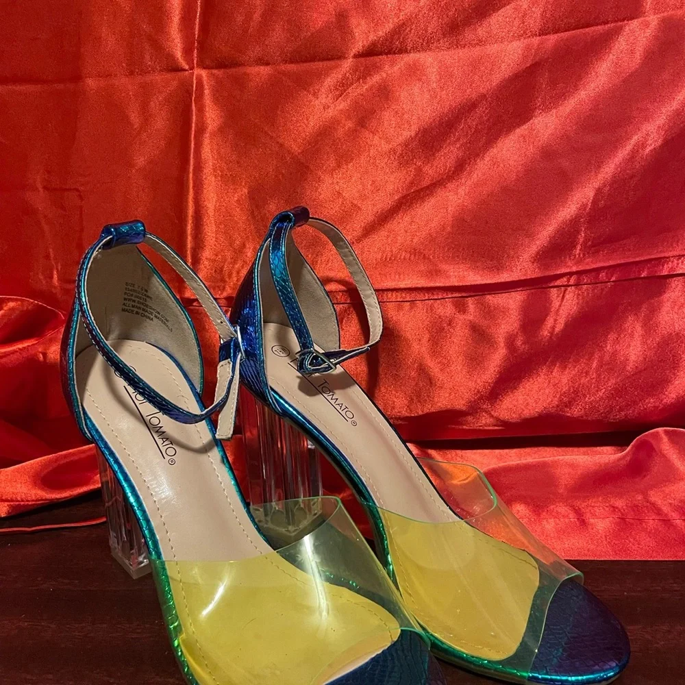 Hot Tomato Heels - Picture 2 of 2